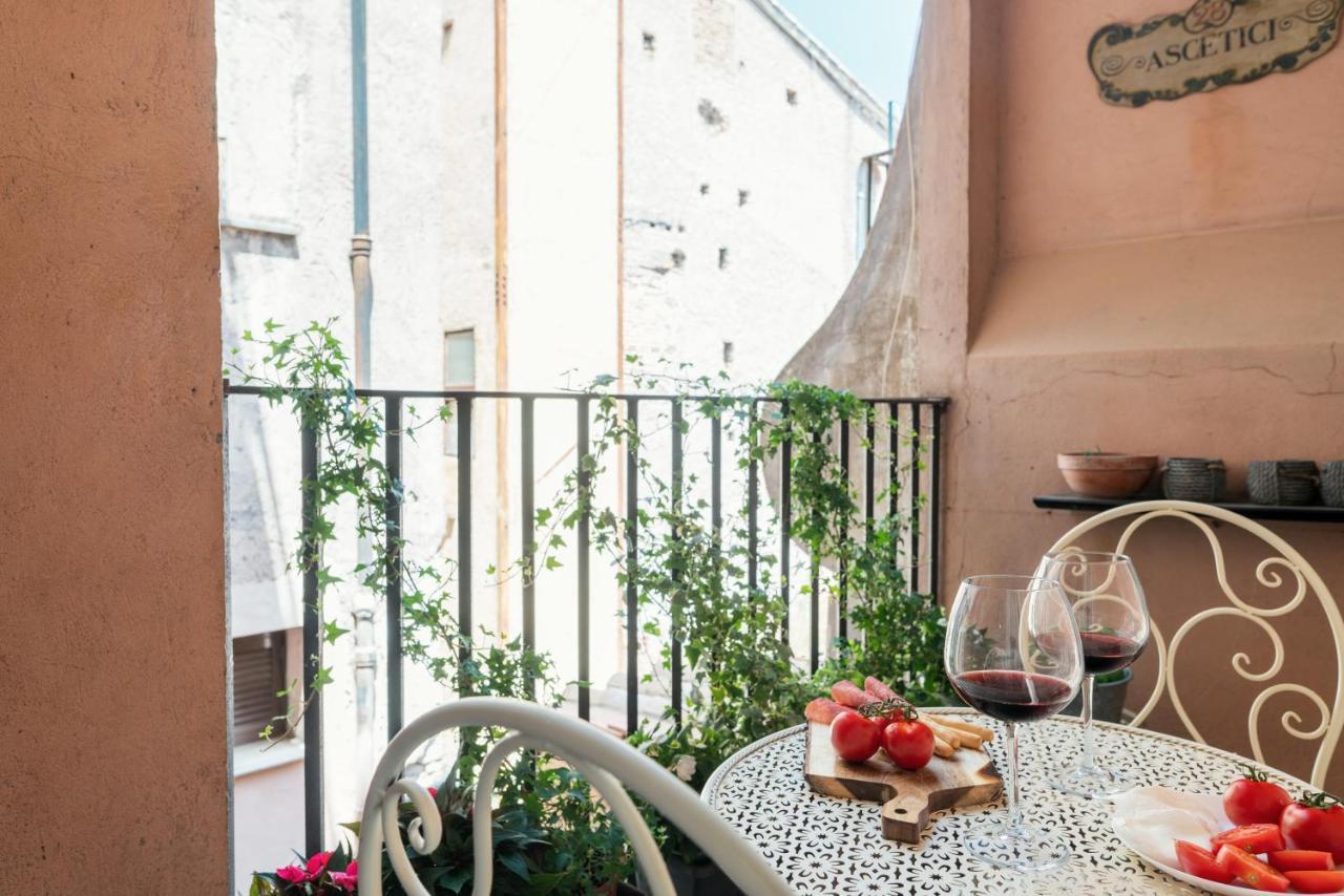 Domus Quiritum Charming, Appartamento D'Epoca A Campo De' Fiori Roma Dış mekan fotoğraf