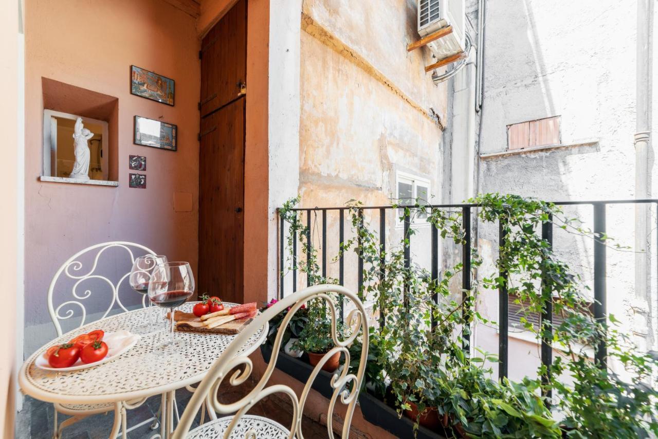 Domus Quiritum Charming, Appartamento D'Epoca A Campo De' Fiori Roma Dış mekan fotoğraf